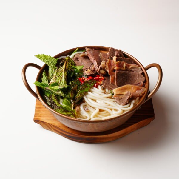 Boiled Beef w. Mint Rice Noodle Soup
